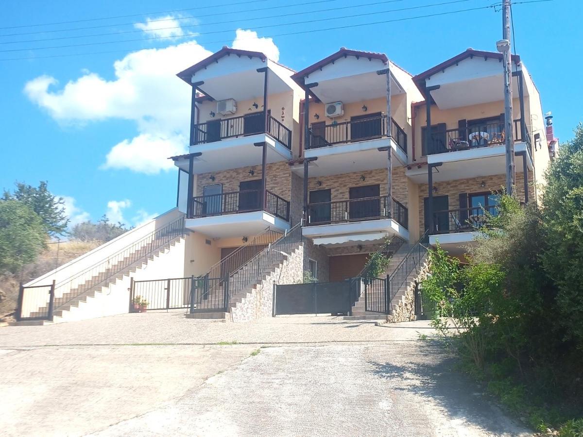 Μεζονετα Apartment Nea Roda Luaran gambar
