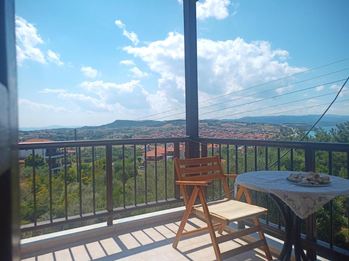 Μεζονετα Apartment Nea Roda Luaran gambar