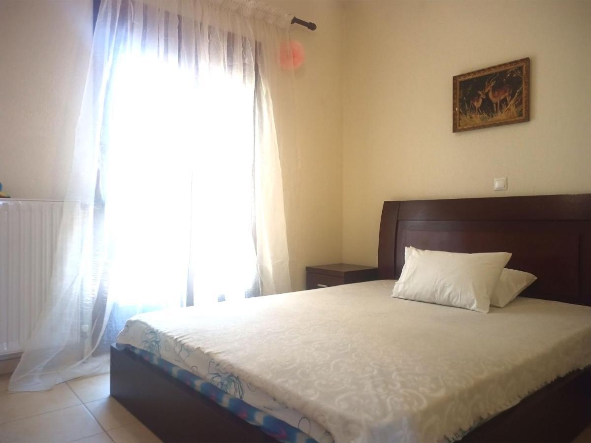 Μεζονετα Apartment Nea Roda Luaran gambar