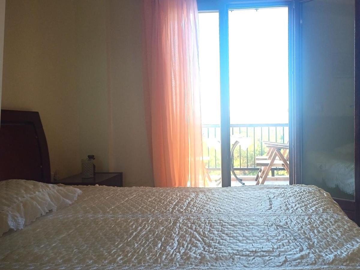 Μεζονετα Apartment Nea Roda Luaran gambar
