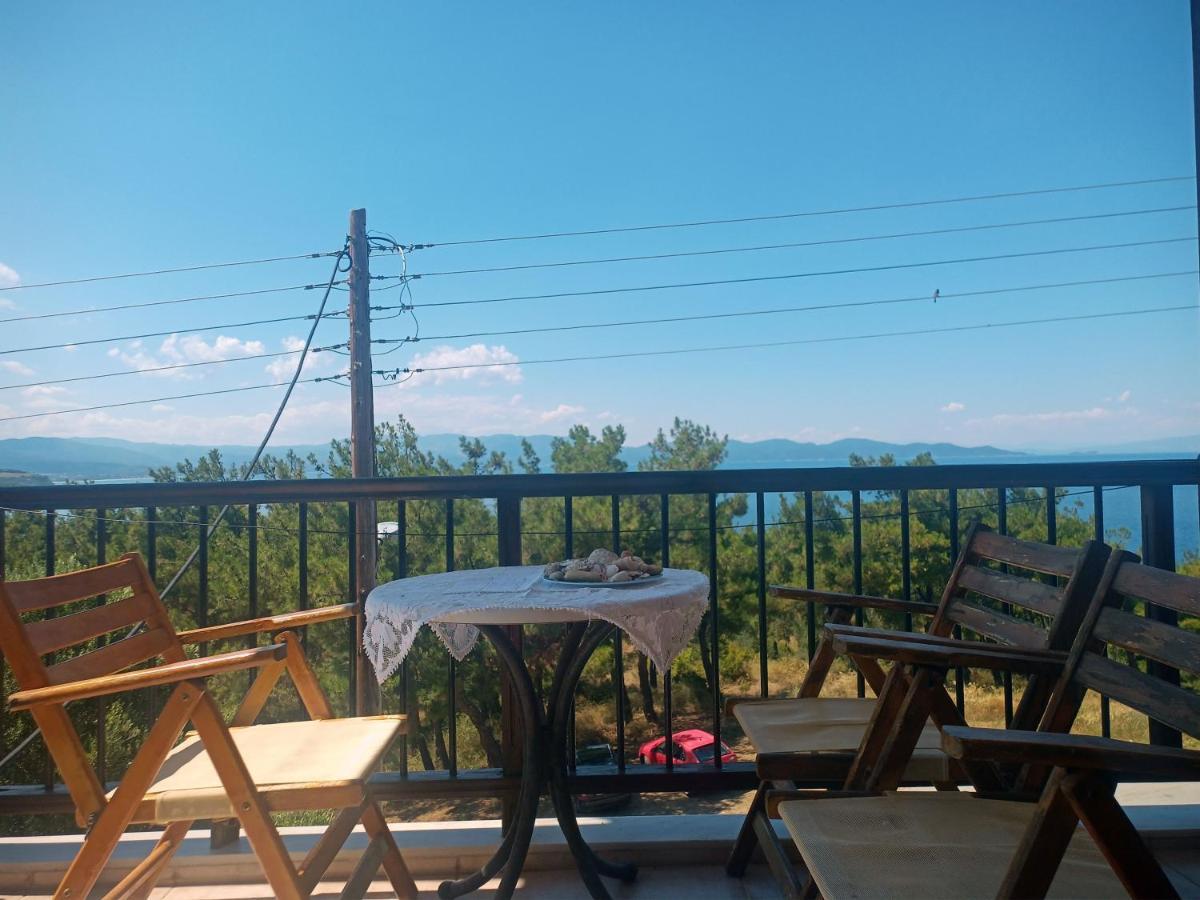 Μεζονετα Apartment Nea Roda Luaran gambar