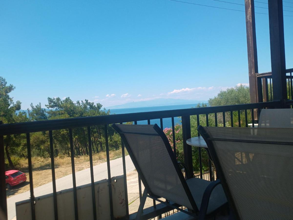 Μεζονετα Apartment Nea Roda Luaran gambar