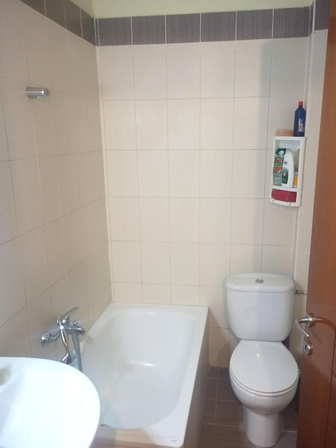 Μεζονετα Apartment Nea Roda Luaran gambar