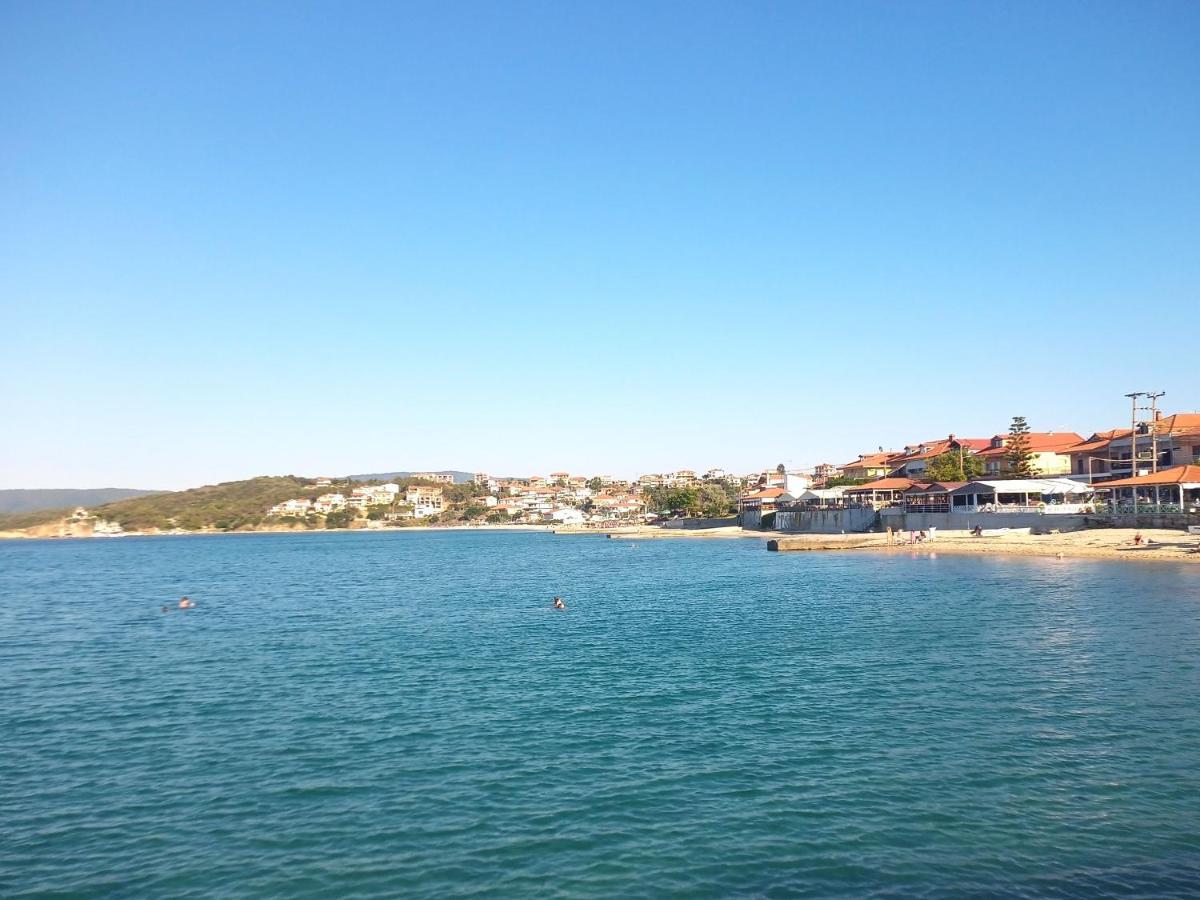 Μεζονετα Apartment Nea Roda Luaran gambar